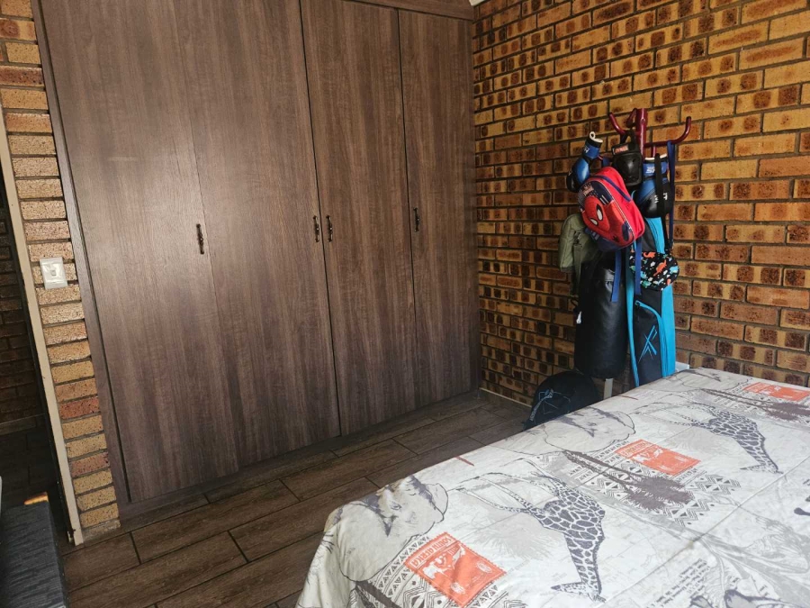 4 Bedroom Property for Sale in Hillcrest Northern Cape